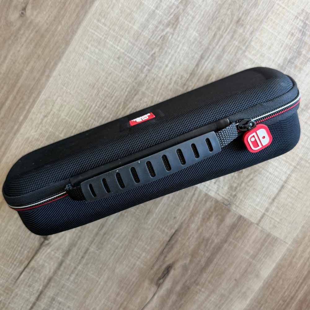 Nintendo Switch Deluxe Travel Case Black Hard Shell Protective Carrying Bag 2021 - Picture 5 of 7